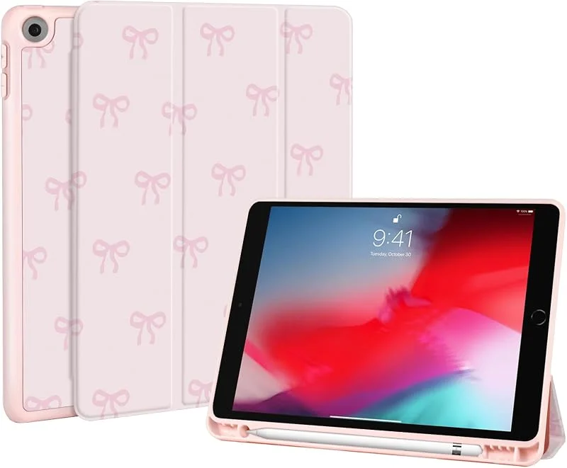 Fodral för iPad 9., 8., 7. Generation 2021, 2020, 2019, fodral för iPad 10, 2 tum med pennhållare, sött flipmönster med stativ och reptåligt, rosa estetiskt fodral — Mobil och surfplatta