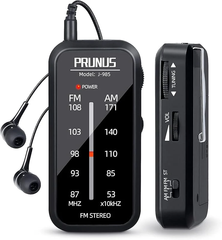PRUNUS J-985 bärbar fickradio, AMFM liten radio med hörlurar och bakklämma, miniradiotransistor stöder FM-stereo, AAA batteridriven radio för promenader, löpning, fiske — Portabel digital och ljud