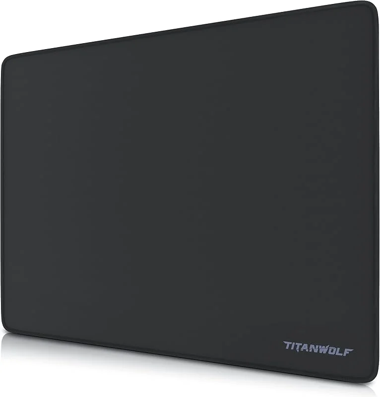 Titanwolf – XL gamingmusmatta Titanwolf – 440 x 350 mm – XL musmatta – bordsunderlägg stor storlek – förbättrar precision och hastighet – gummiundersida för stabilt grepp på släta ytor — Datortillbehör